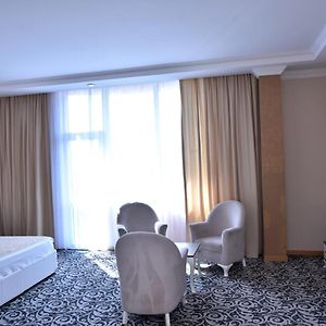 Standard Zimmer mit Kingsize-Bett